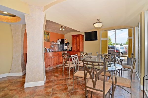 Americas Best Value Inn (Alexandria)